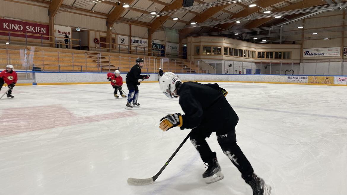Lucas Gade i aksjon, bakover p&aring; isen